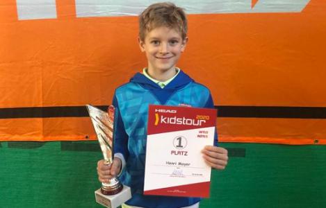 Henri Mayer gewinnt 1. U9 HEAD KIDS Turnier 2020